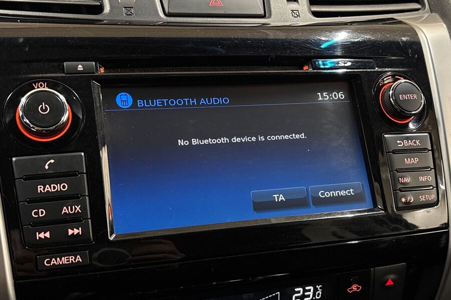 Nissan Navara vaihtoauto