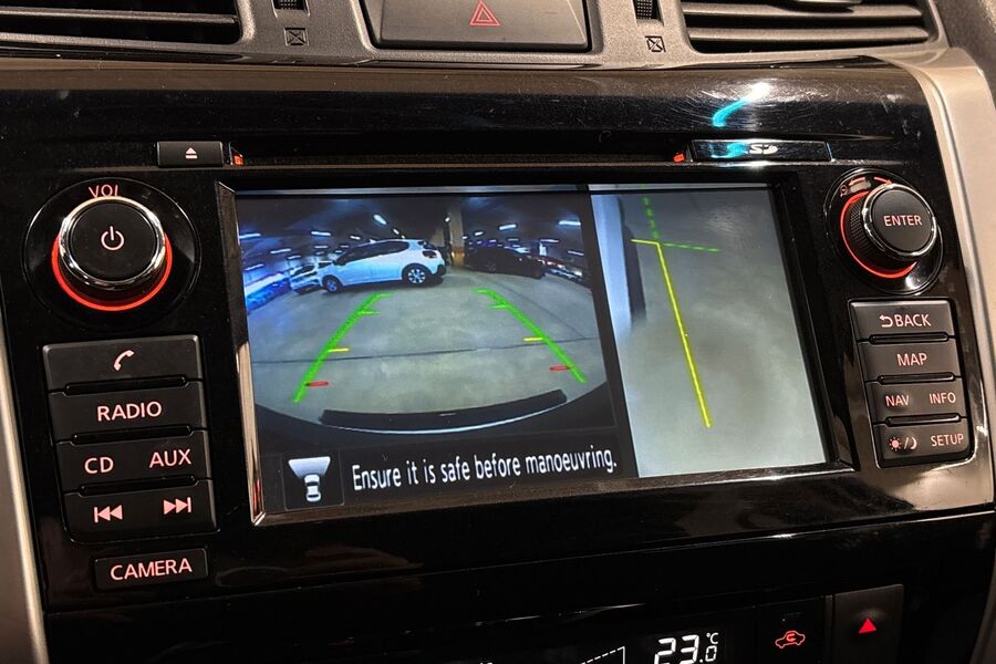 Nissan Navara vaihtoauto