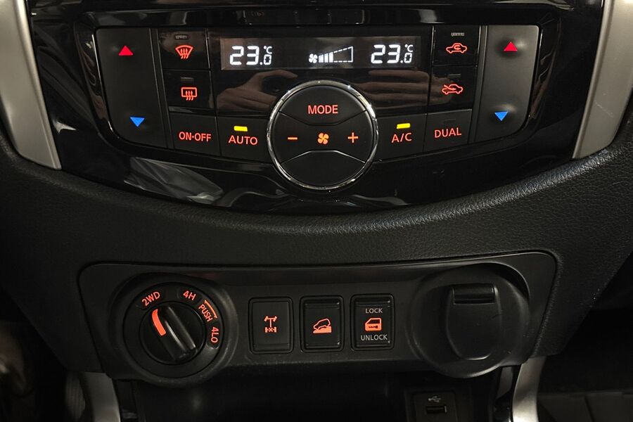 Nissan Navara vaihtoauto