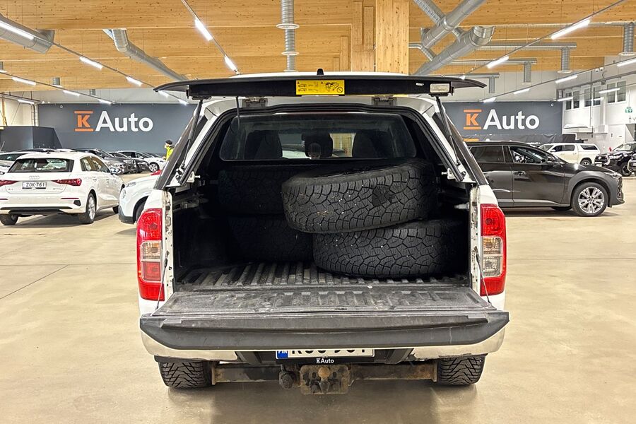 Nissan Navara vaihtoauto