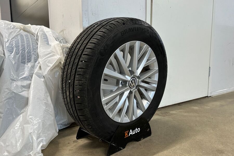 Volkswagen T-Roc vaihtoauto