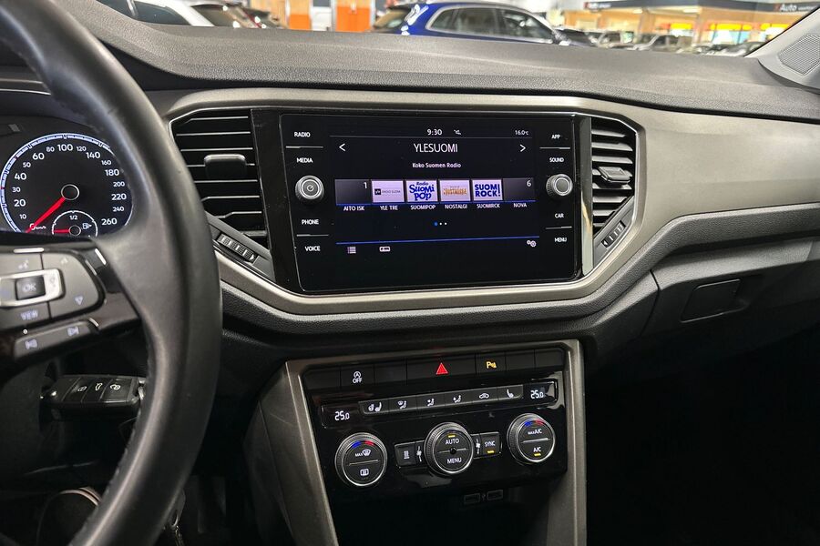 Volkswagen T-Roc vaihtoauto