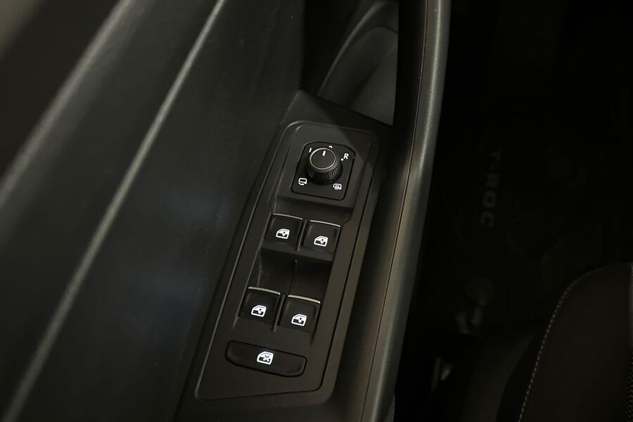 Volkswagen T-Roc vaihtoauto