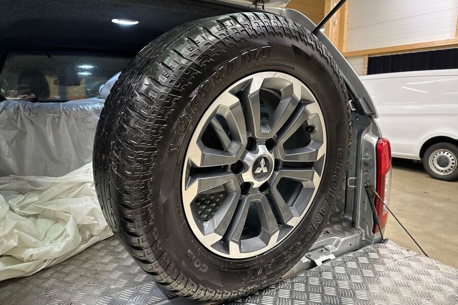 Mitsubishi L200 vaihtoauto