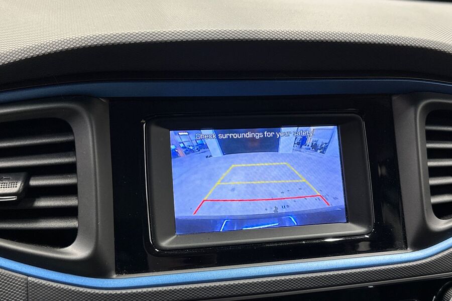 Hyundai IONIQ plug-in vaihtoauto