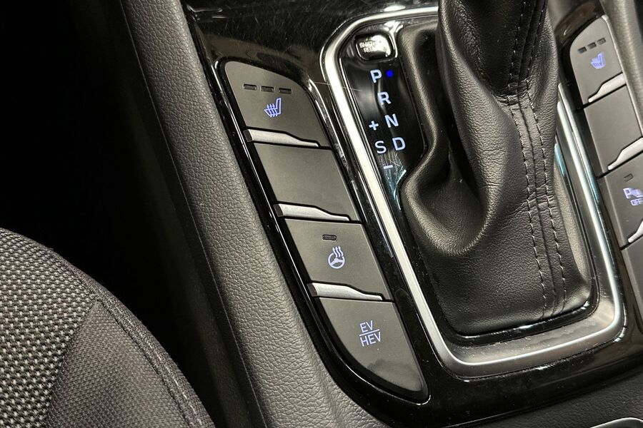 Hyundai IONIQ plug-in vaihtoauto