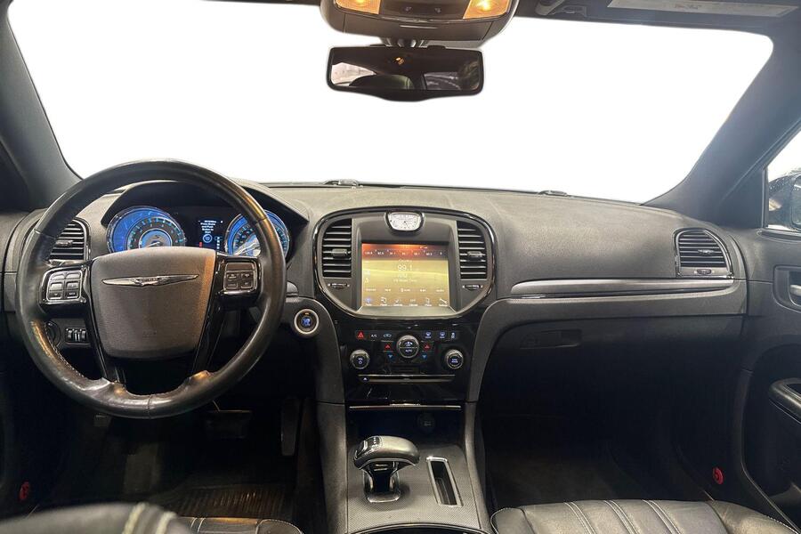 Chrysler 300 vaihtoauto