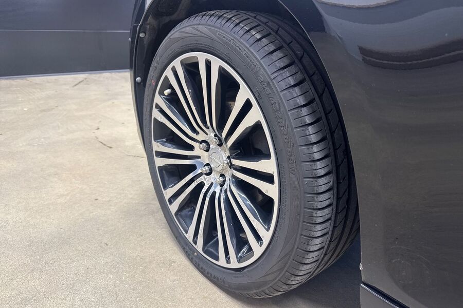 Chrysler 300 vaihtoauto