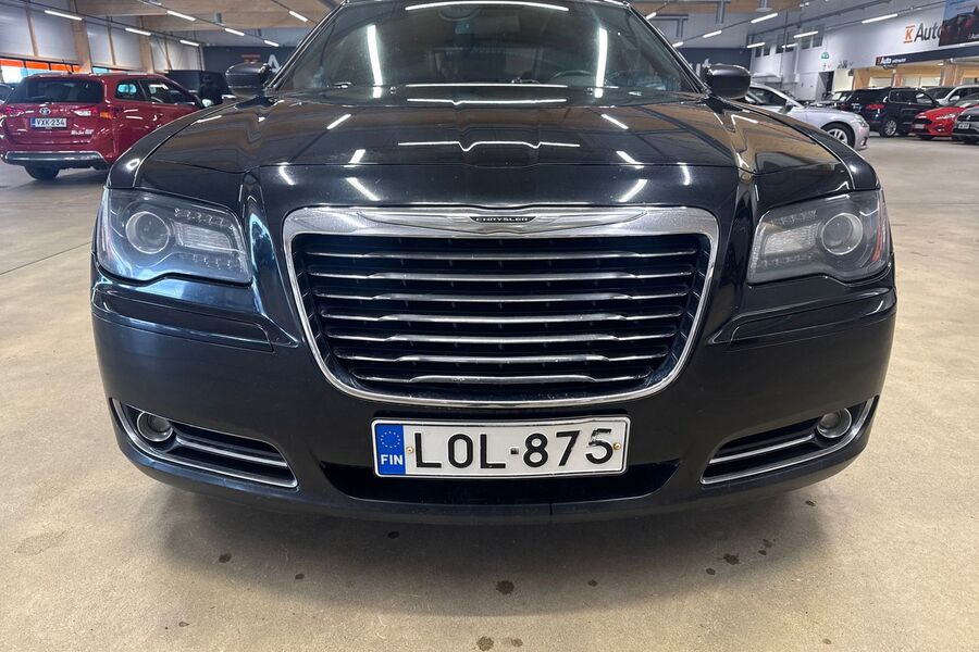Chrysler 300 vaihtoauto