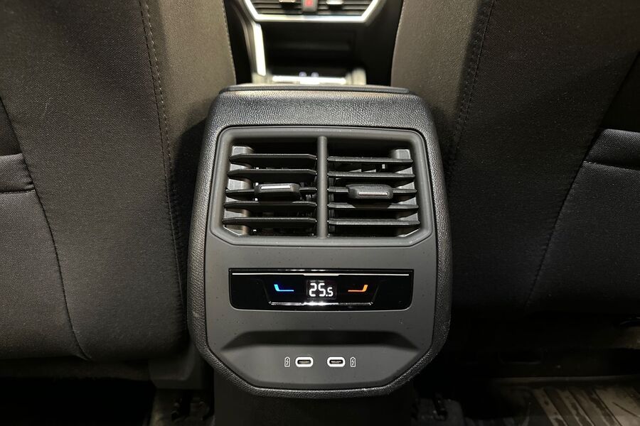 SEAT Leon Sportstourer vaihtoauto