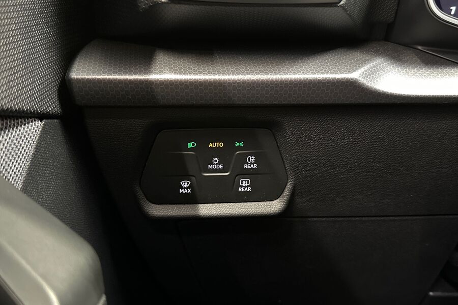 SEAT Leon Sportstourer vaihtoauto