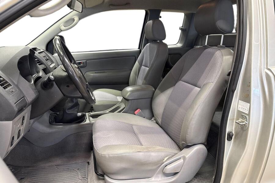 Toyota Hilux vaihtoauto