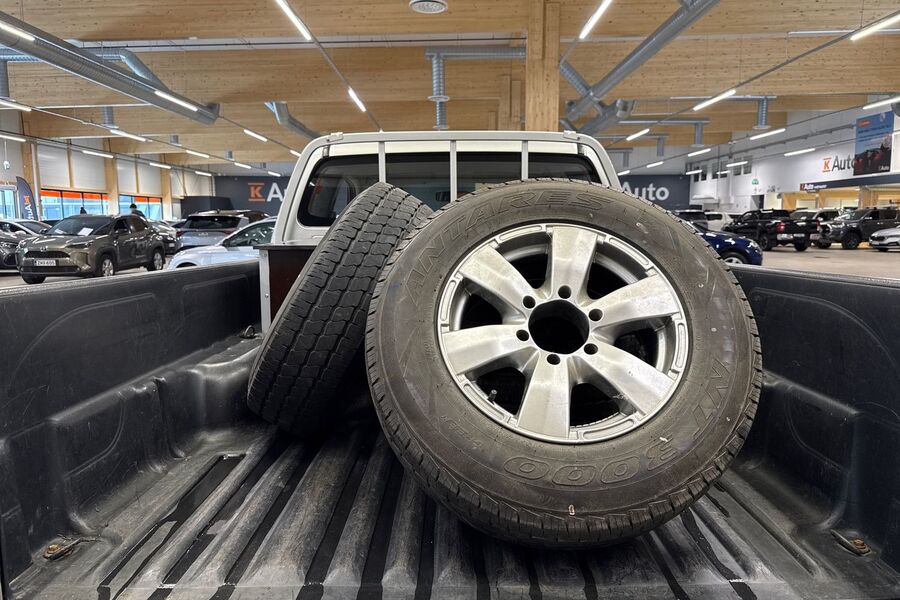 Toyota Hilux vaihtoauto