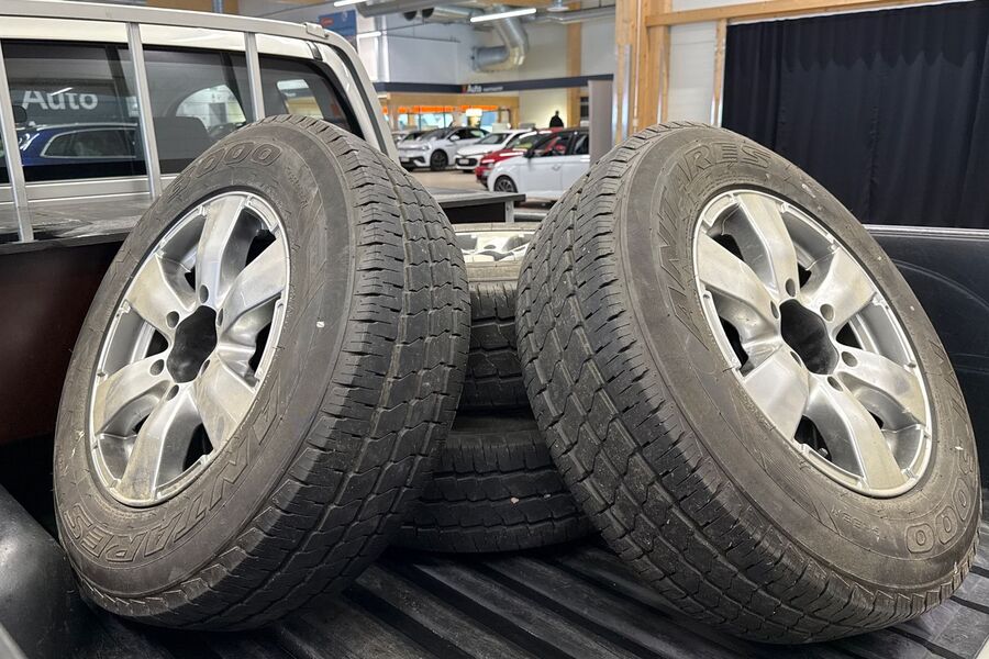 Toyota Hilux vaihtoauto