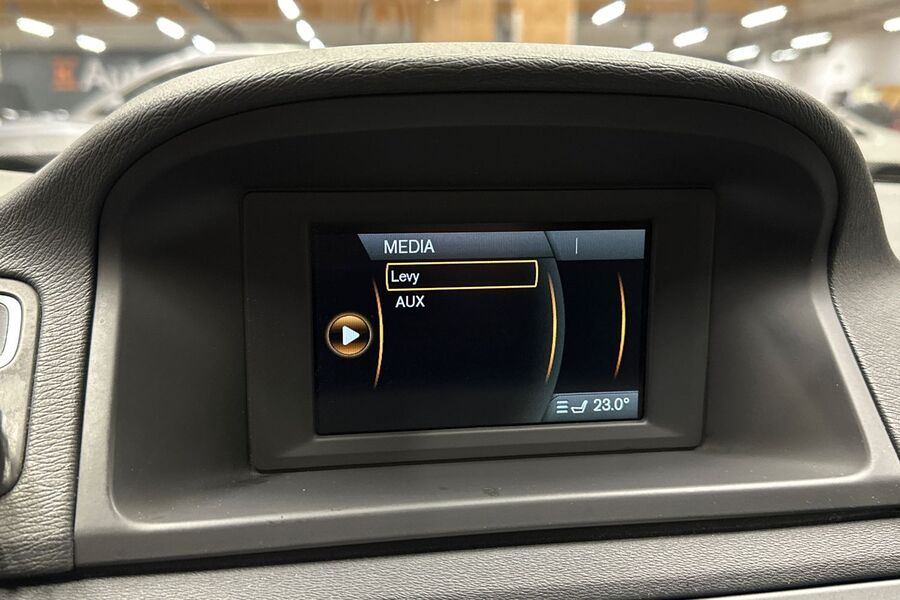 Volvo V70 vaihtoauto