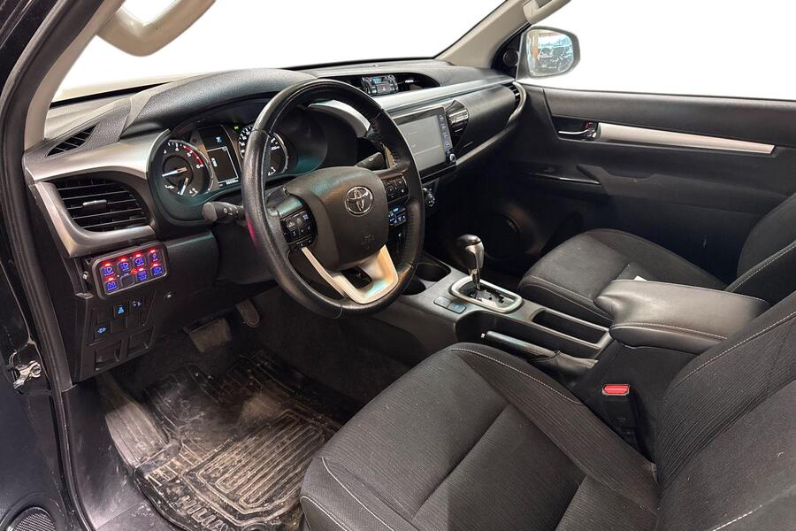 Toyota Hilux vaihtoauto