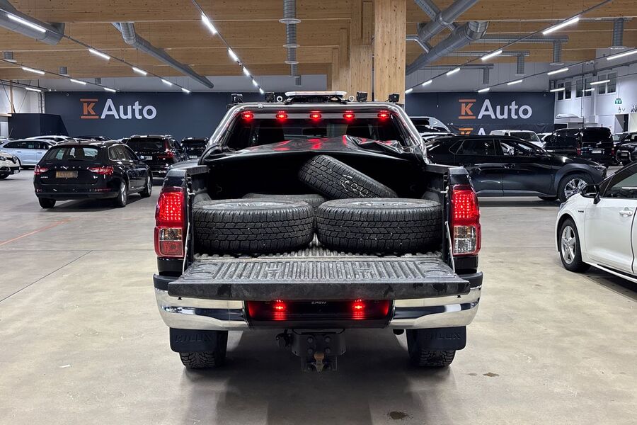 Toyota Hilux vaihtoauto