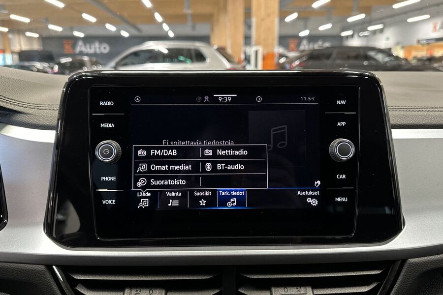 Volkswagen T-Roc vaihtoauto