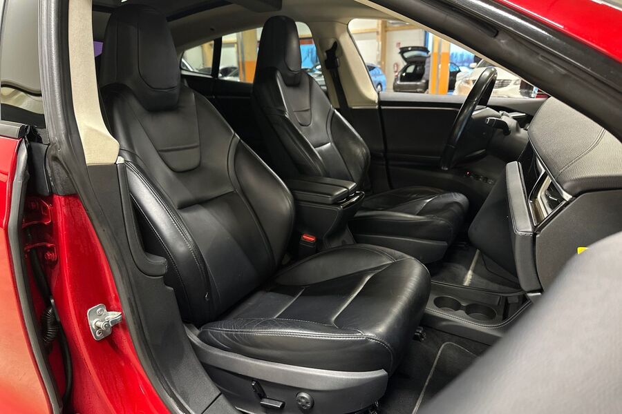 Tesla Model S vaihtoauto