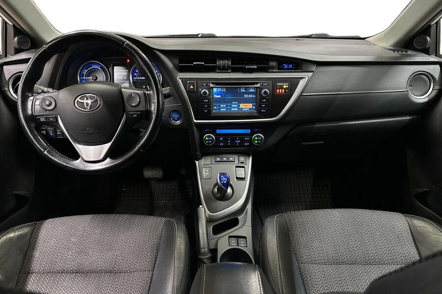 Toyota Auris vaihtoauto