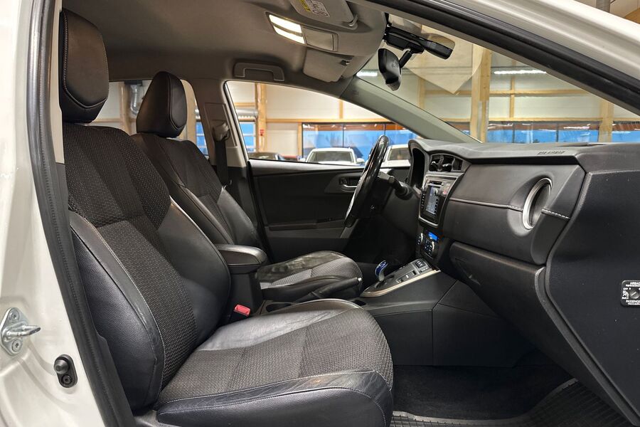 Toyota Auris vaihtoauto