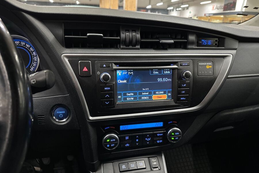 Toyota Auris vaihtoauto