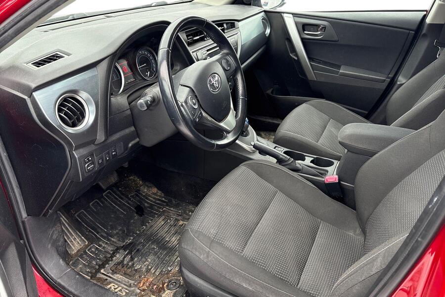 Toyota Auris vaihtoauto