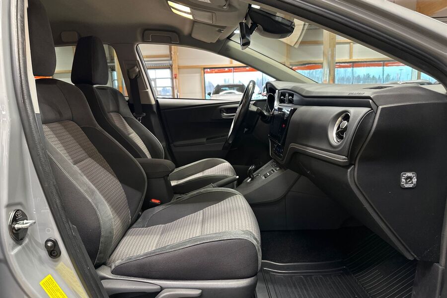 Toyota Auris vaihtoauto