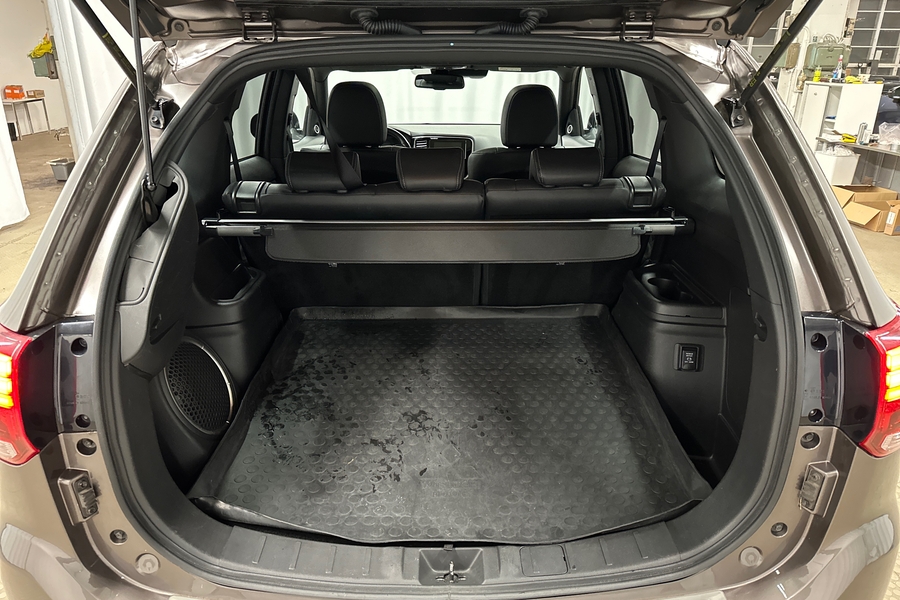 Mitsubishi Outlander PHEV vaihtoauto