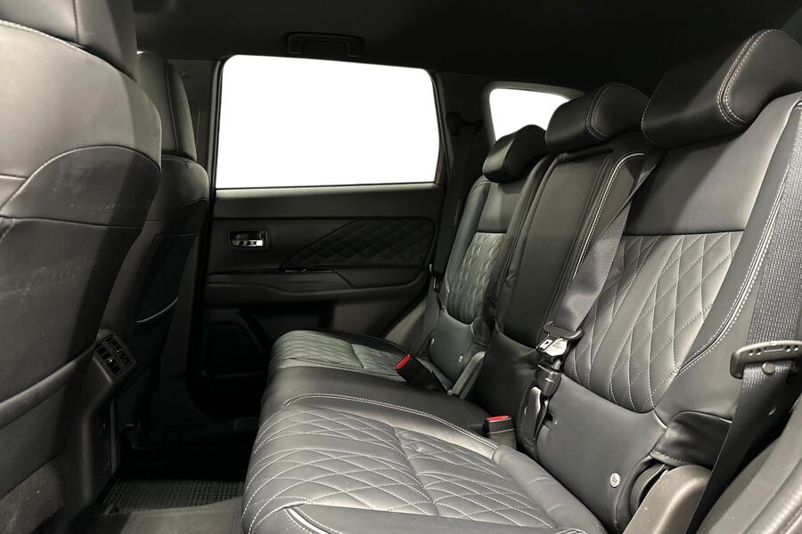 Mitsubishi Outlander PHEV vaihtoauto