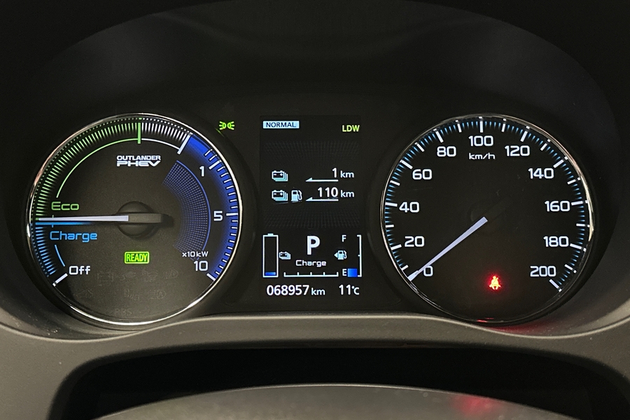 Mitsubishi Outlander PHEV vaihtoauto