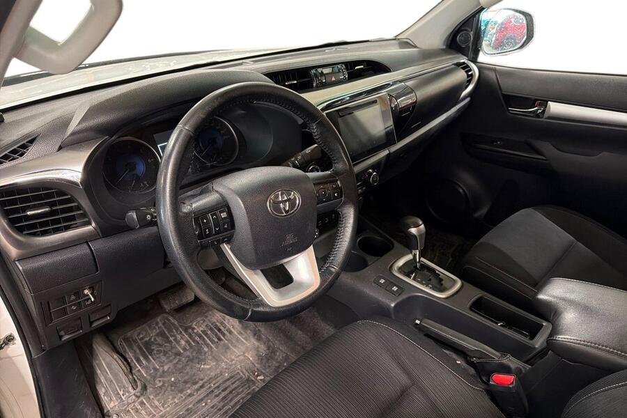 Toyota Hilux vaihtoauto