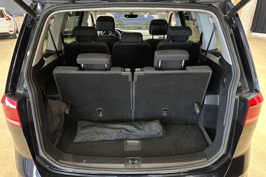 Volkswagen Touran vaihtoauto