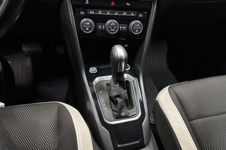 Volkswagen T-Roc vaihtoauto