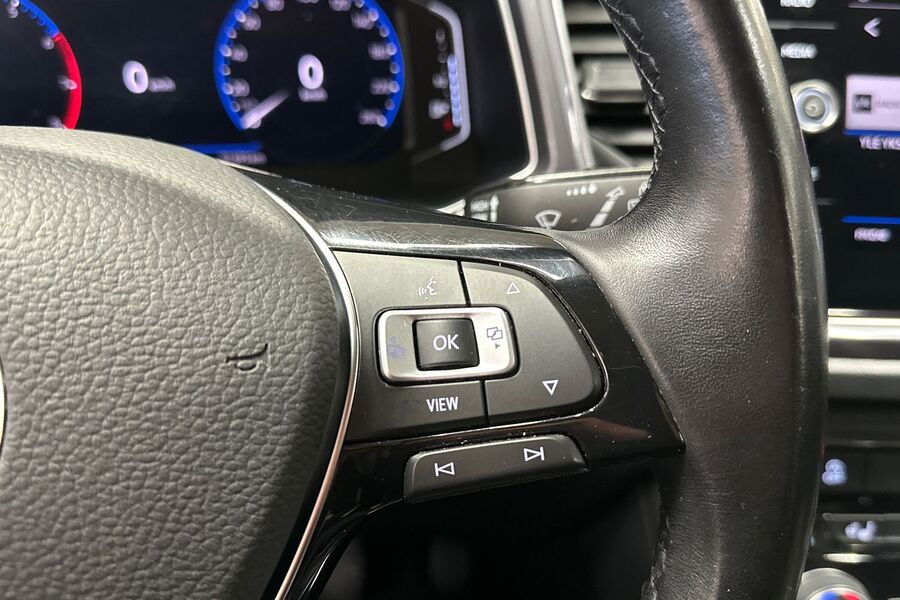 Volkswagen T-Roc vaihtoauto