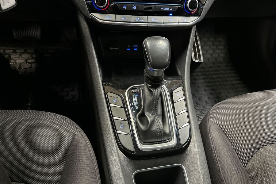 Hyundai IONIQ hybrid vaihtoauto