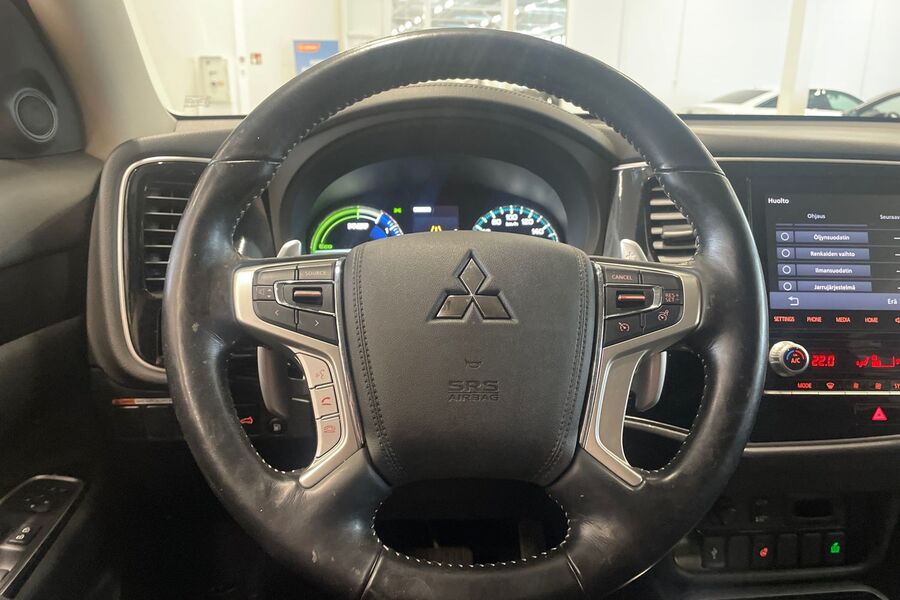 Mitsubishi Outlander PHEV vaihtoauto