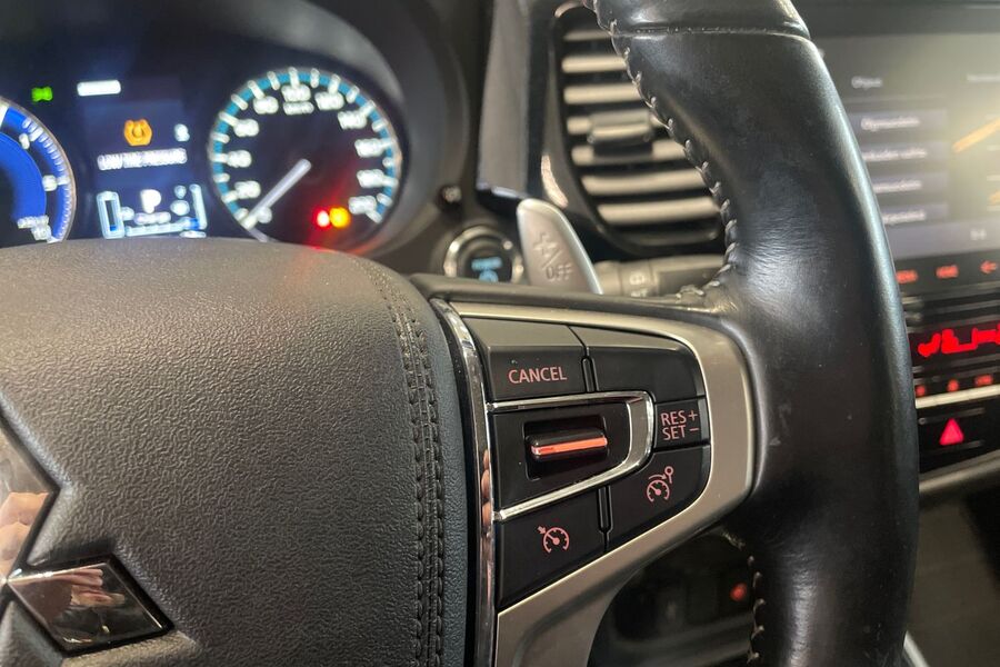 Mitsubishi Outlander PHEV vaihtoauto