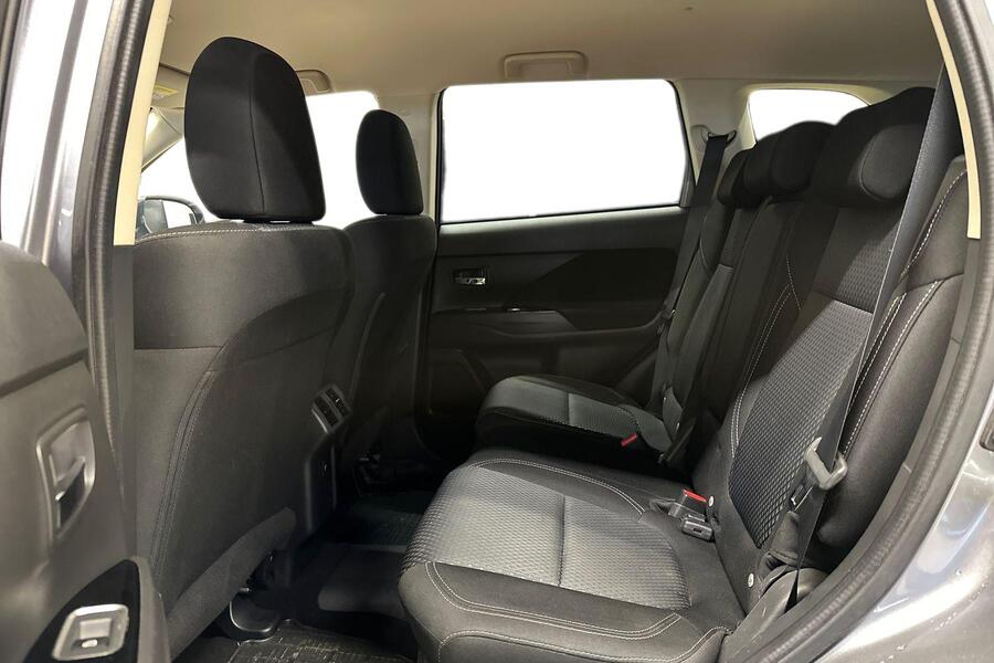 Mitsubishi Outlander PHEV vaihtoauto