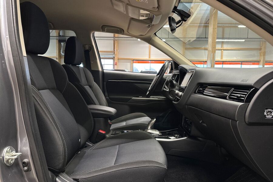 Mitsubishi Outlander PHEV vaihtoauto