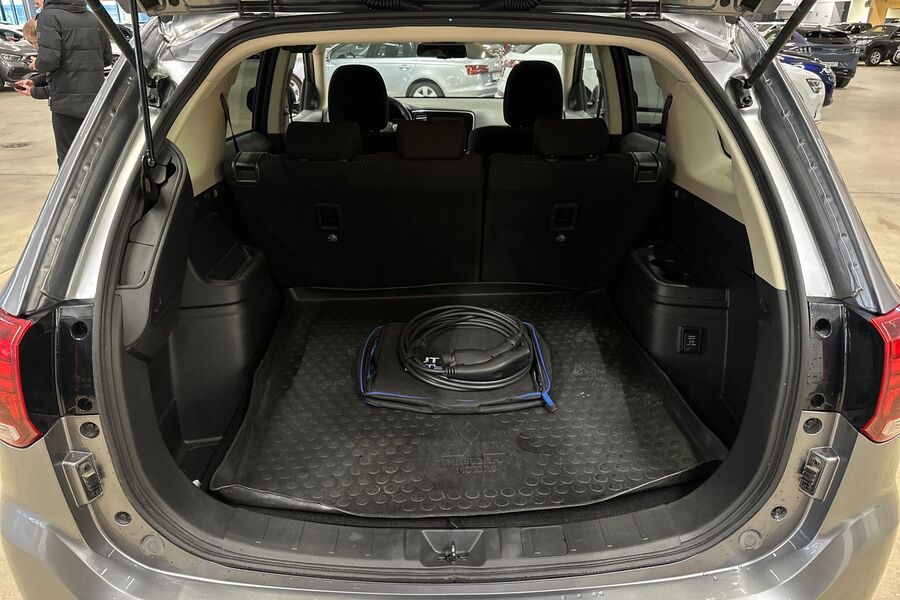 Mitsubishi Outlander PHEV vaihtoauto