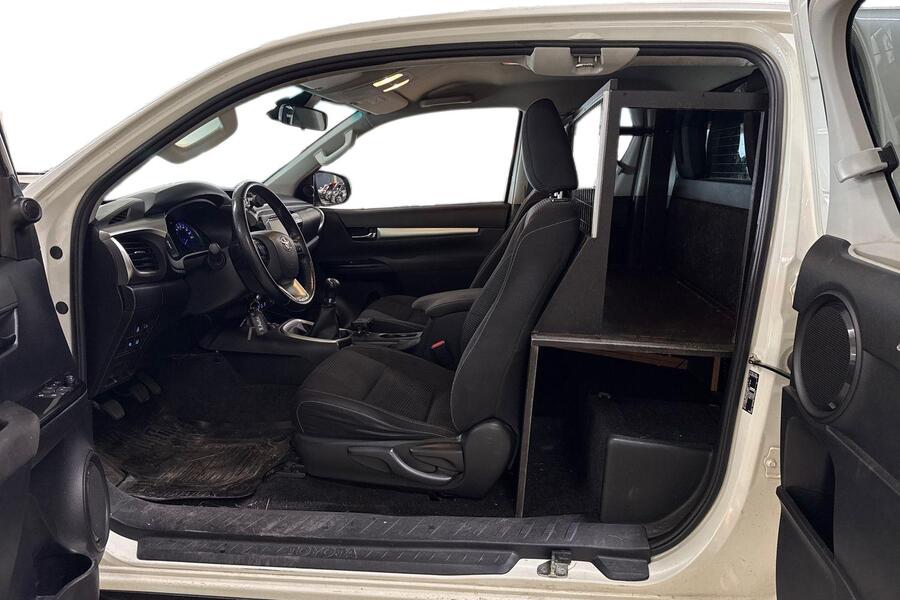 Toyota Hilux vaihtoauto