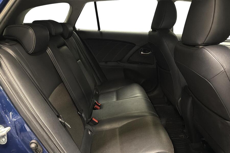 Toyota Avensis vaihtoauto