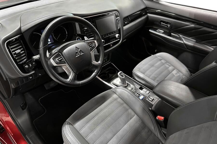 Mitsubishi Outlander PHEV vaihtoauto