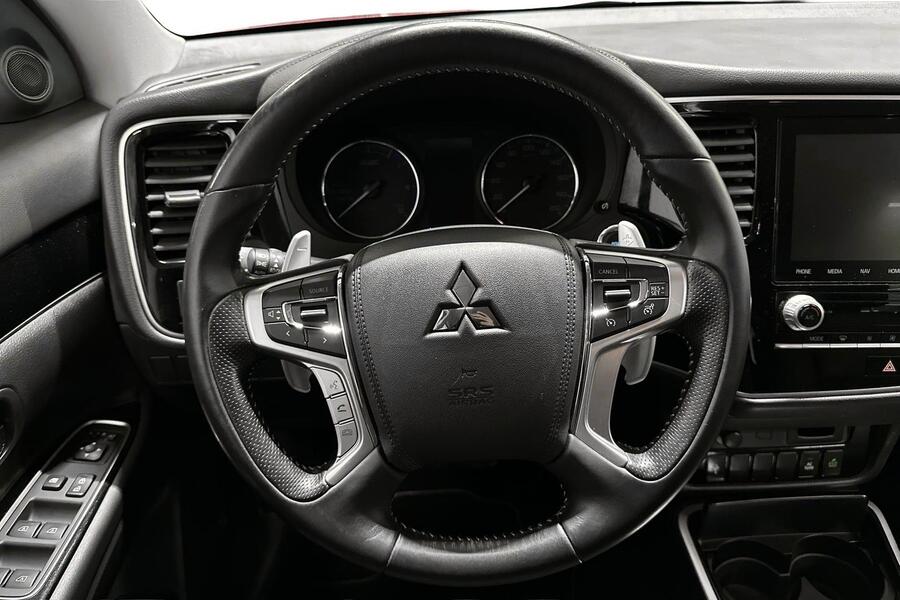 Mitsubishi Outlander PHEV vaihtoauto