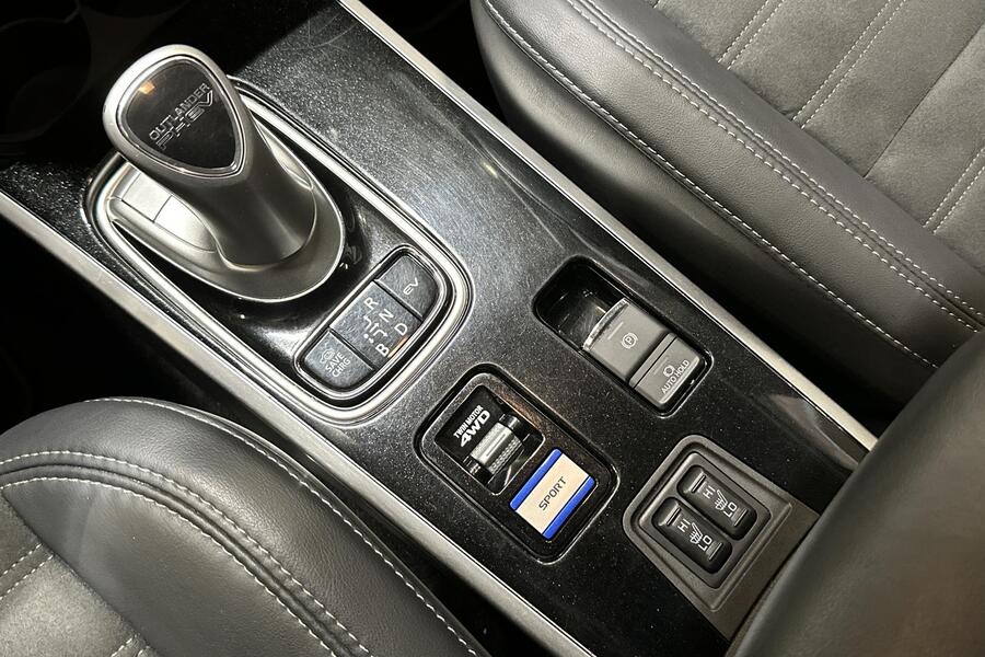Mitsubishi Outlander PHEV vaihtoauto