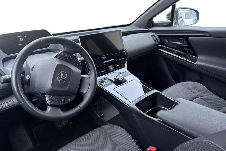 Toyota bZ4X vaihtoauto