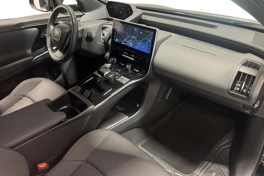 Toyota bZ4X vaihtoauto