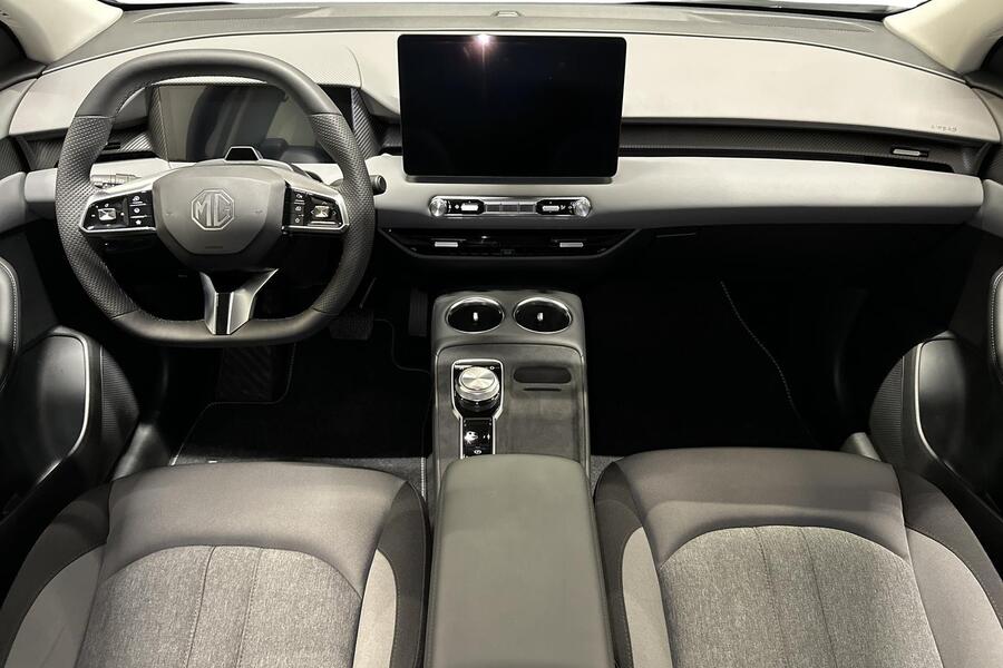 MG MGS5 EV vaihtoauto