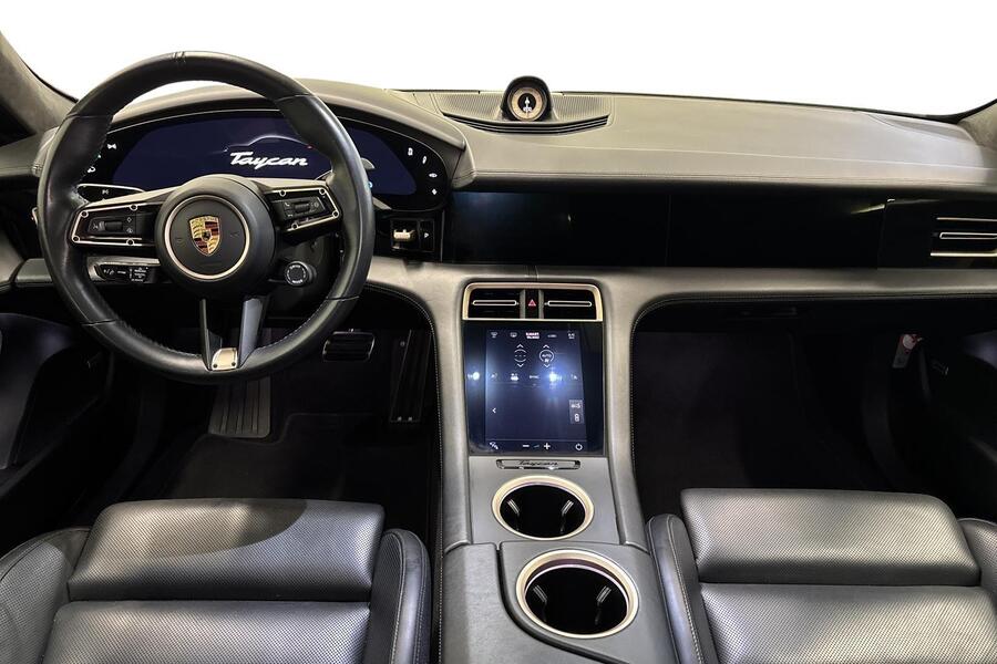 Porsche Taycan vaihtoauto